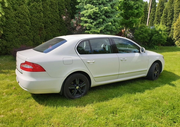 Skoda Superb cena 48900 przebieg: 136600, rok produkcji 2013 z Ciechanów małe 79